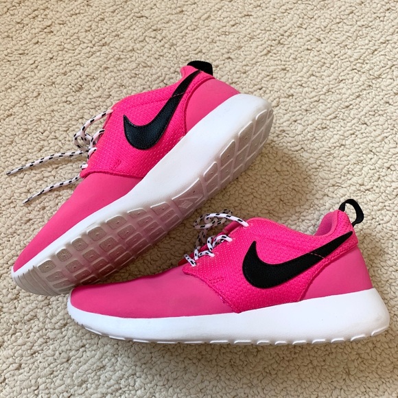 Nike Hot Pink Sneaker Runner Running Shoes - Picture 1 of 8